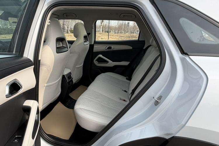 Used BYD Yuan UP 2025 Intelligent Driving Version 401 km Beyond-Range Edition