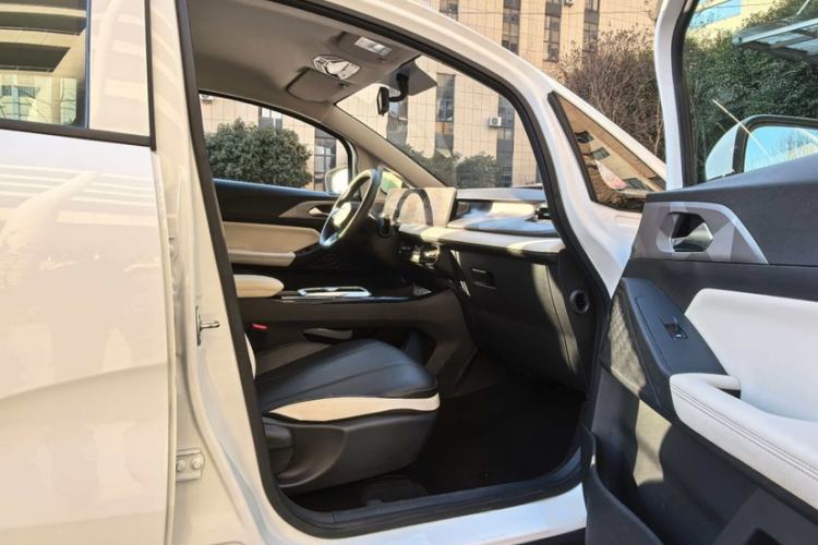 Used Geometry E Firefly 2024 401km Starlight
