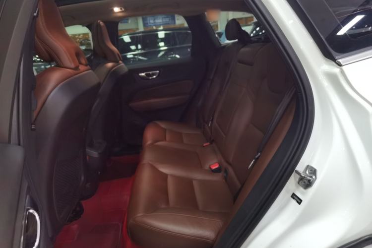 Used Volvo XC60 2019 T5 4x4 Zhiyuan Edition China VI Standard
