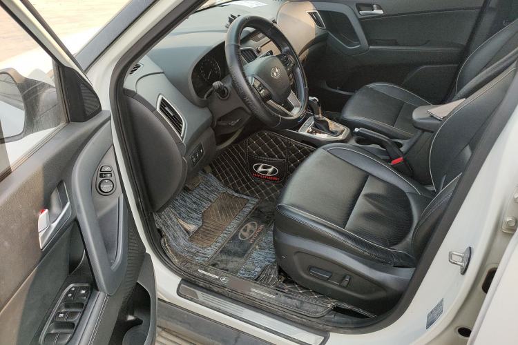 Used Hyundai ix25 2015 1.6L Automatic Two-Wheel-Drive Deluxe DLX Model