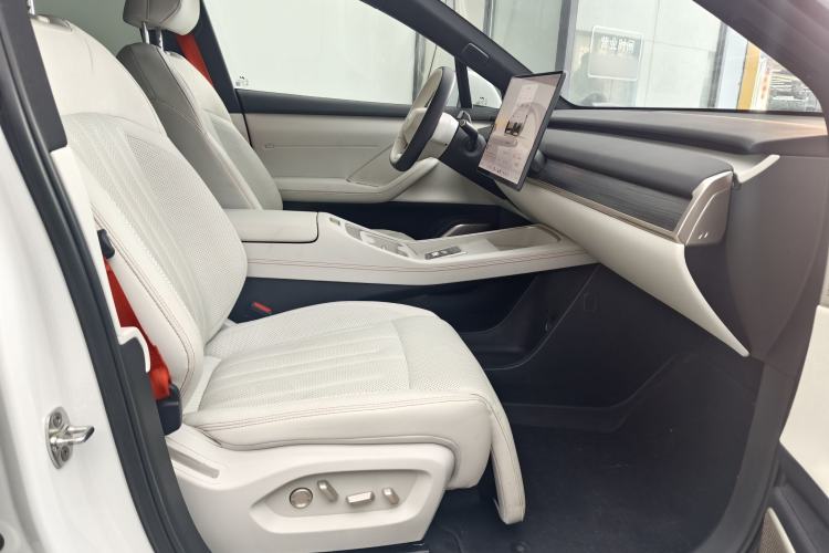 Used ONVO L60 2024 60 kWh All-Wheel Drive