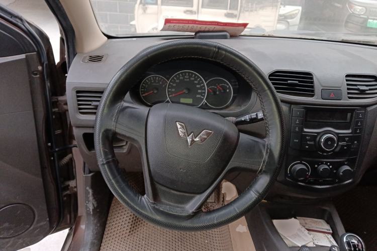 Used Wuling Hongguang 2015 1.2L S Base Model China V Standard
