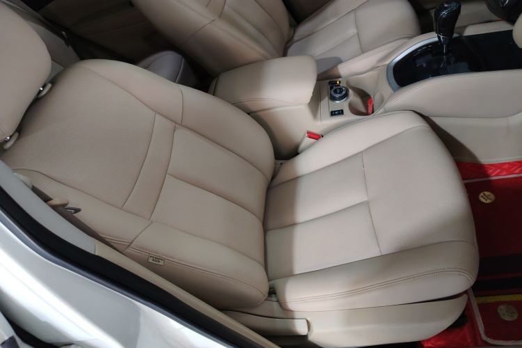 Used Nissan X-Trail 2014 2.5L CVT Leading Edition 4WD
