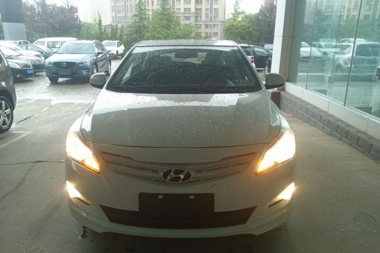 Used Hyundai Verna Ray 2014 1.4L Automatic TOP
