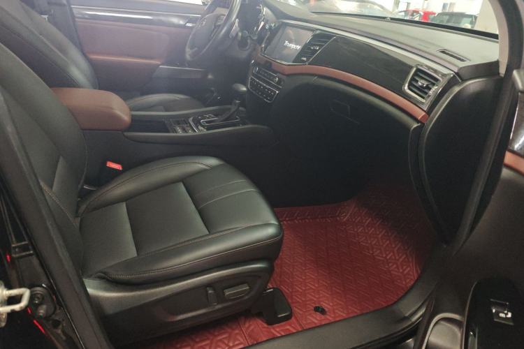 Used GAC Trumpchi GS8 2017 320T Two-Wheel Drive Luxury Smart Connectivity Version (7 Seats)
