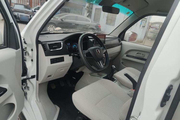 Used Jinbei New Hiace X30L 2024 Champion Edition Van 2/5 Seats Front-Mounted Air Conditioning