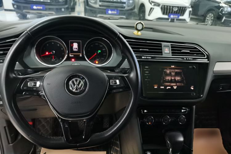 Used Volkswagen Tiguan L 2019 Updated Version 330TSI Automatic Two-Wheel Drive Panoramic Comfort Edition China VI Standard
