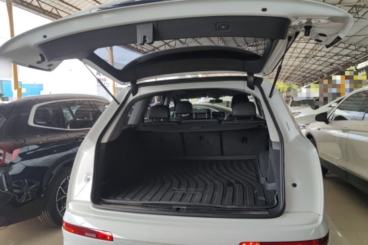 Used Audi Q7 2016 40 TFSI Comfort Model
