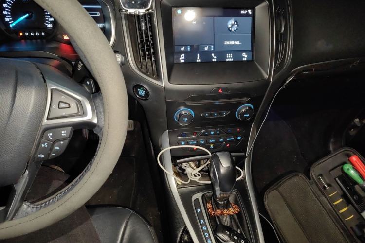 Used Ford Edge 2016 EcoBoost 245 Two-Wheel-Drive Titanium 7-Seater
