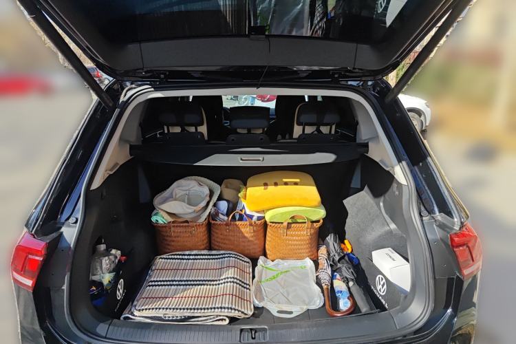 Used Volkswagen Tiguan L 2024 Outstanding Model 330TSI Automatic Two-Wheel Drive R-Line Dragon Glory Edition
