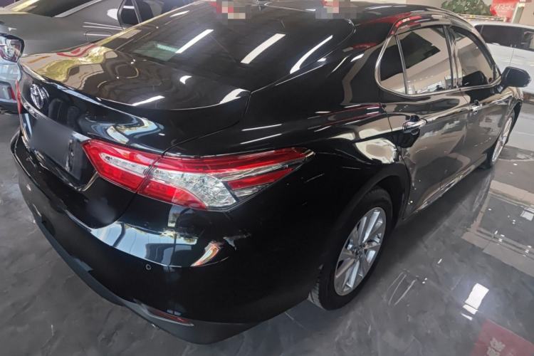 Used Toyota Camry 2021 2.0G Luxury Edition
