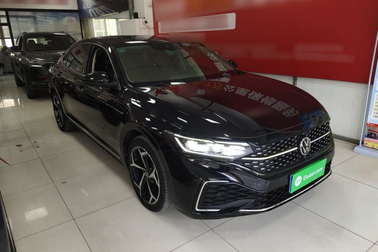 Used Volkswagen Passat 2023 330TSI Starry Luxury Edition
