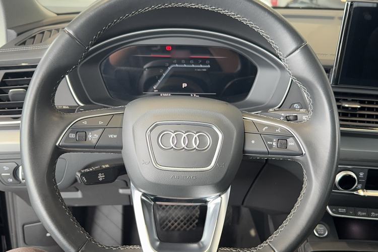 Used Audi Q5L 2022 40T Fashionable and Dynamic Model
