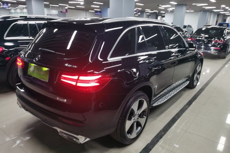 Used Mercedes-Benz GLC 2016 GLC 300 4MATIC Luxury Model
