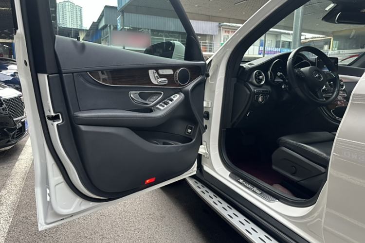 Used Mercedes-Benz GLC 2019 Facelift GLC 260 L 4MATIC Luxury Model
