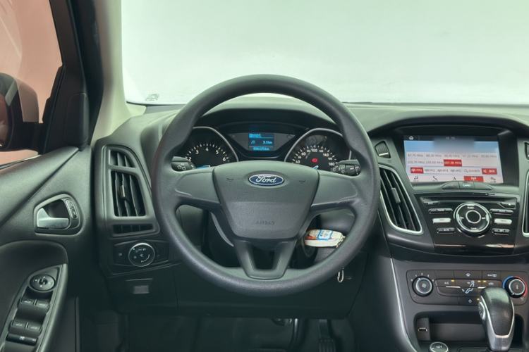 Used Ford Focus 2018 Hatchback Classic 1.6L Automatic Comfort Plus SmartDrive Edition
