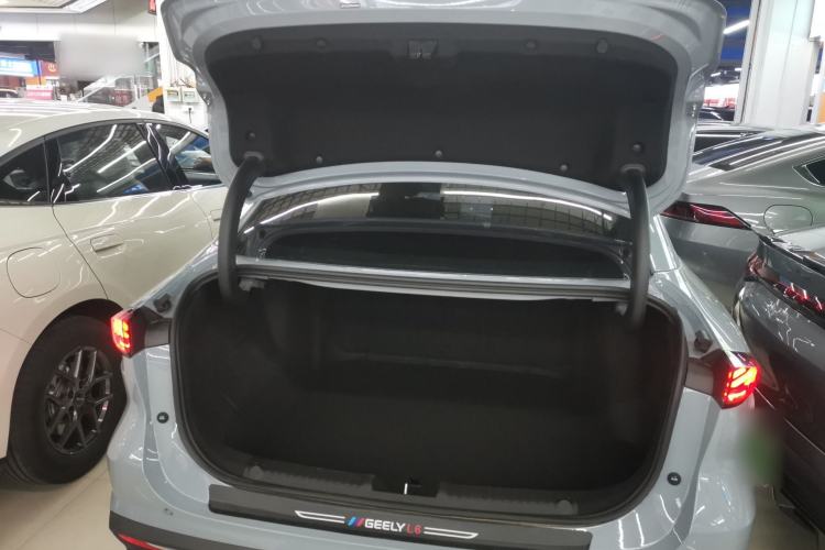 Used  L6 2024 125km PLUS Dragon Edition
