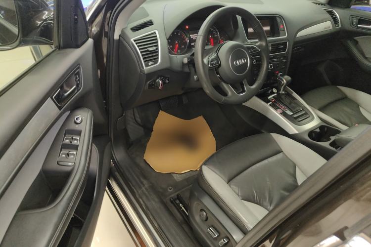 Used Audi Q5 2017 Plus 40 TFSI Technology Model