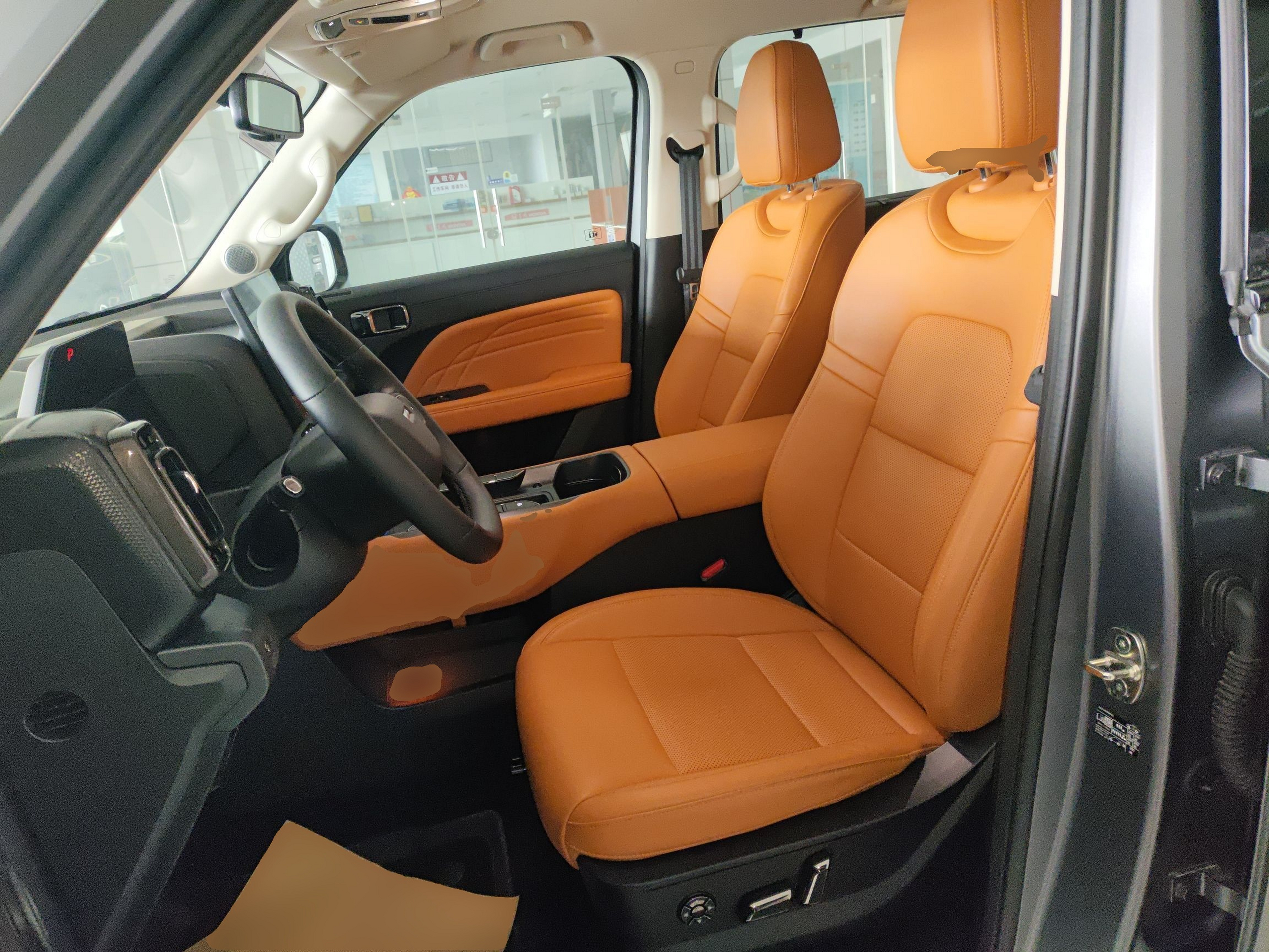 المقاعد الأمامية داخل السيارة