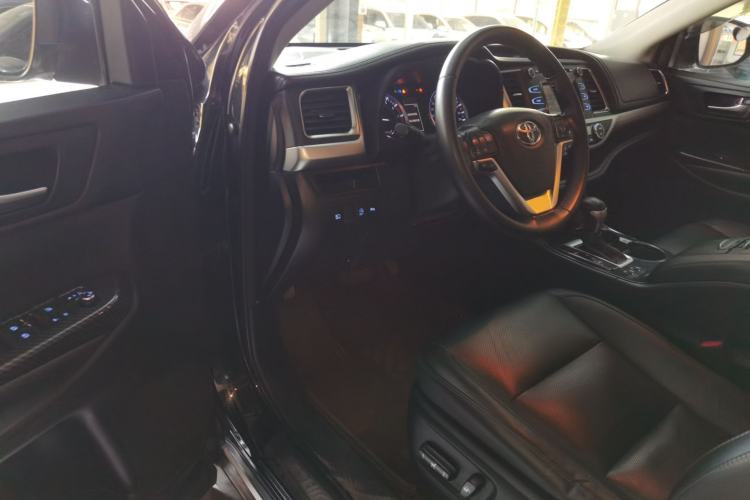 Used Toyota Highlander 2018 2.0T Four-Wheel Drive Luxury Version 7 Seats China VI Standard