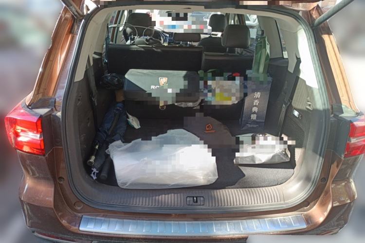 Used Roewe RX8 2018 30T Smart Connectivity Four-Wheel Drive Flagship Edition
