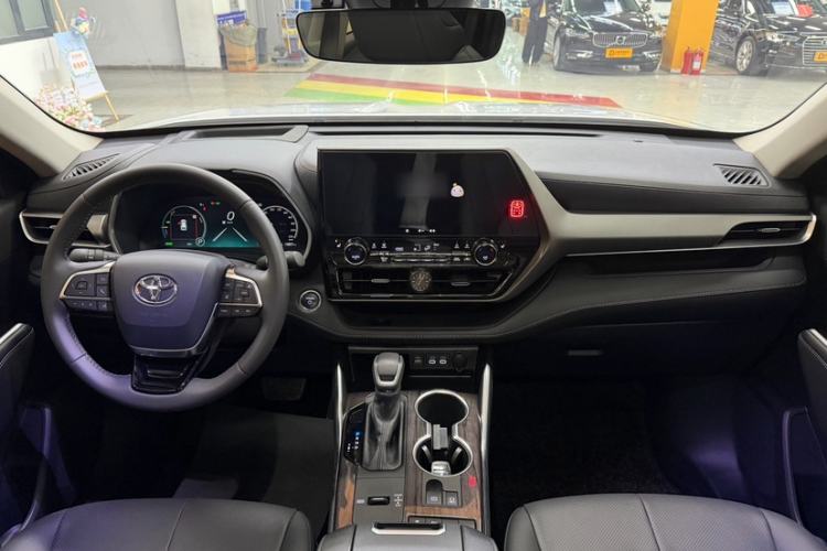 Used Toyota Highlander 2024 2.5L Smart Electric Hybrid Dual-Engine Four-Wheel Drive Prestige Version – 7 Seats