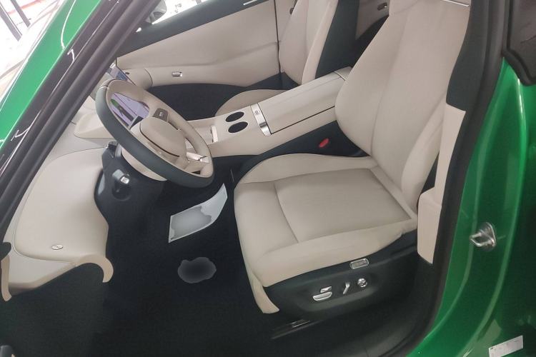 Used  YU7 2025 Ultra-Long Range Rear-Wheel Drive Version
