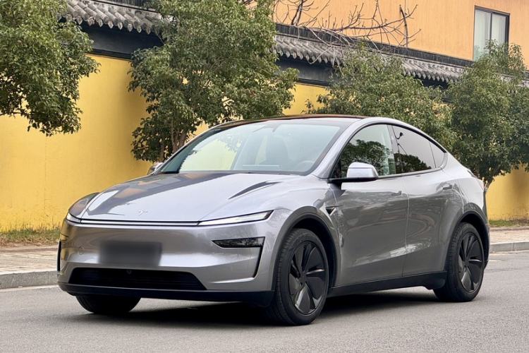 Used Tesla Model Y 2025 Rear-Wheel-Drive Version