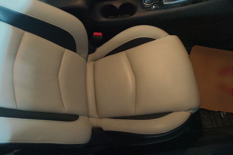 Used Mazda Mazda 3 Axela 2014 Sedan 2.0L Automatic Sport Model
