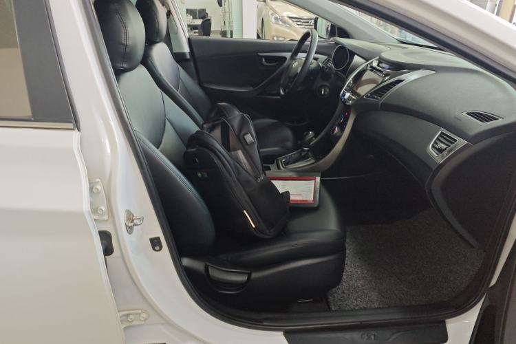 Used Hyundai Elantra 2016 1.6L Automatic Smart Version
