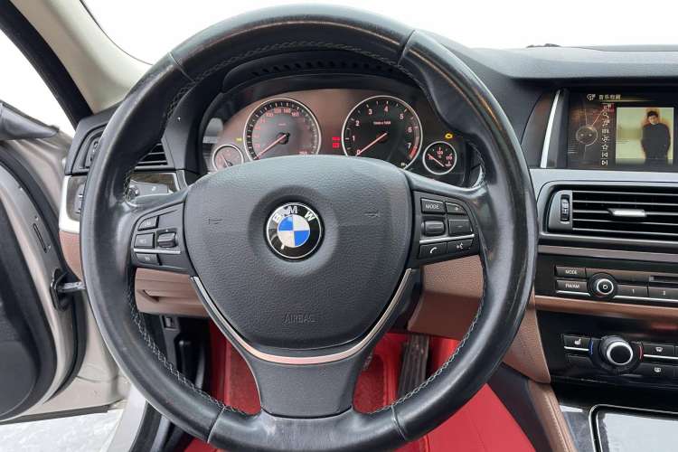 Used BMW 5 Series 2014 528Li Leading Model
