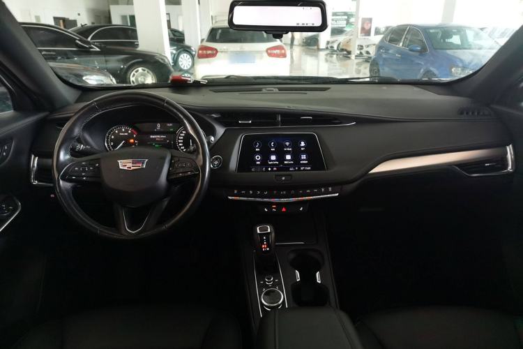 Used Cadillac XT4 2018 28T Two-Wheel-Drive Luxury Model
