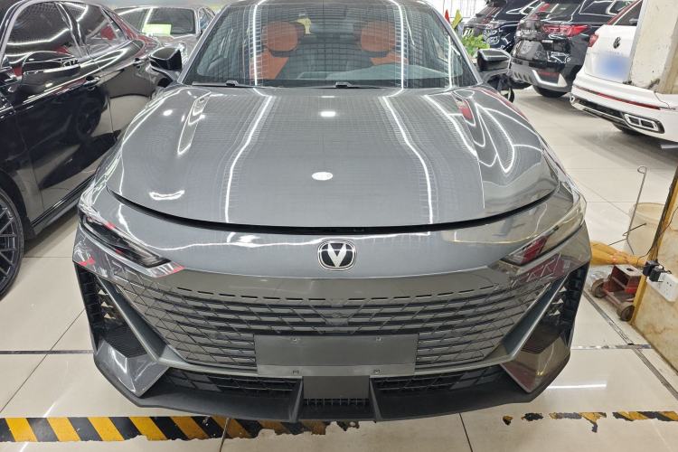 Used Changan UNI-V 2022 1.5T Prestige Version
