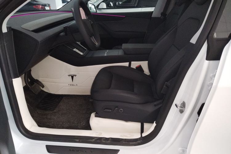 Used Tesla Model Y 2025 Rear-Wheel-Drive Version