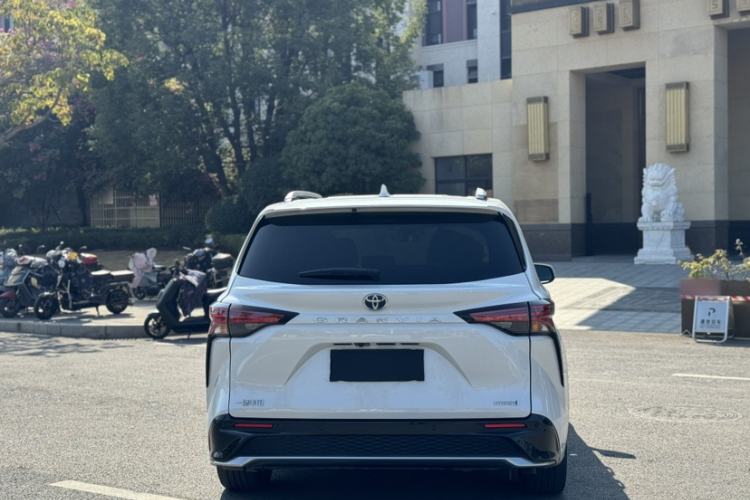 Used Toyota Granvia 2022 2.5L Hybrid Prestige Edition