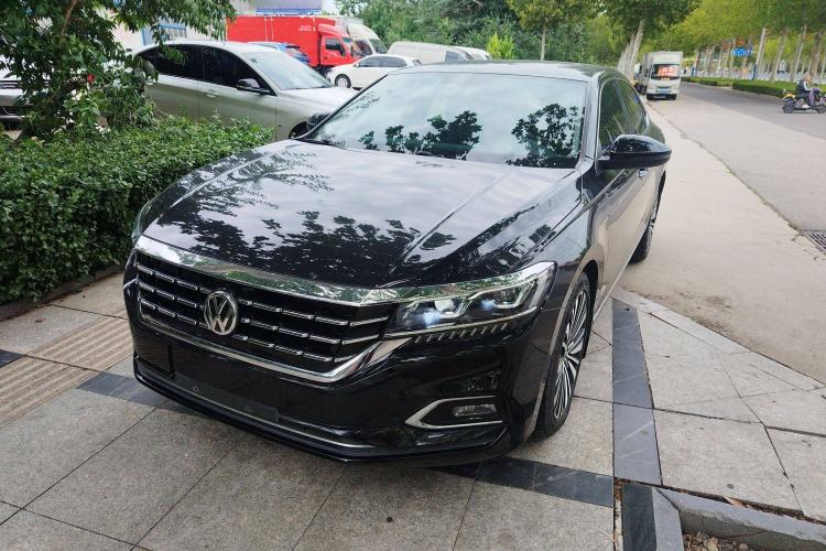 Used Volkswagen Passat 2019 330TSI Luxury Edition China VI Standard
