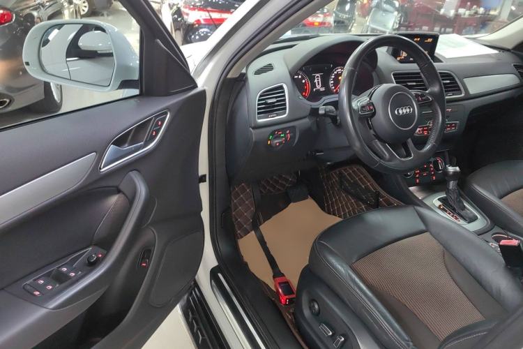 Used Audi Q3 2017 35 TFSI Fashion Model
