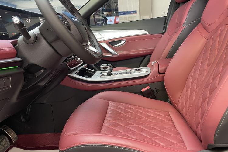 Used JETOUR X70 PLUS 2023 1.5T DCT Brave PLUS 5-Seater
