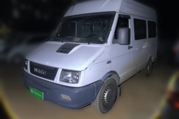 Used Iveco Daily 2017 2.5T A35 Passenger Van 5-7 Seats Model 47Z5