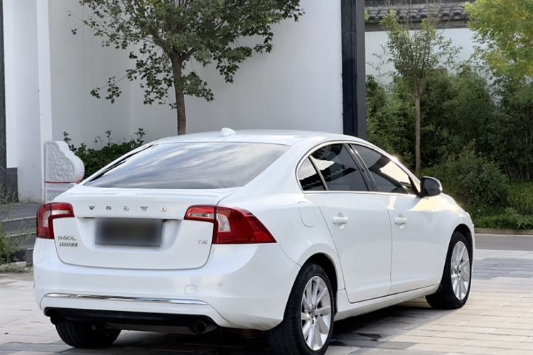 Used Volvo S60 2016 S60L T4 Zhiyuan Edition

