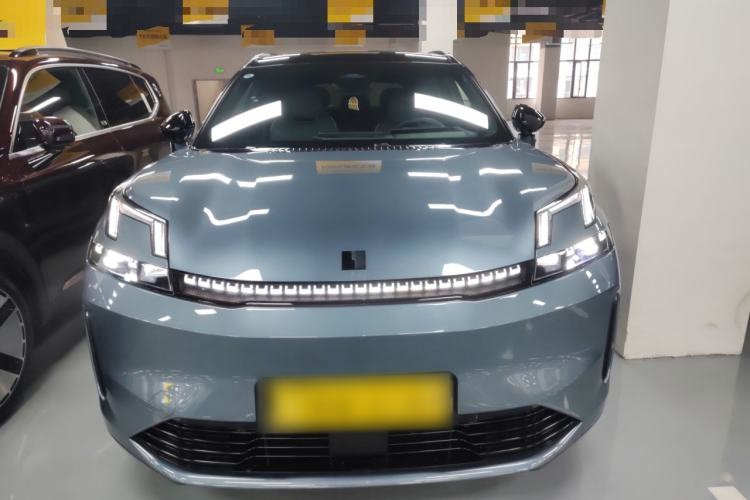 Used Lynk & Co 08 EM-P 2025 220 km All-Wheel-Drive Performance Halo