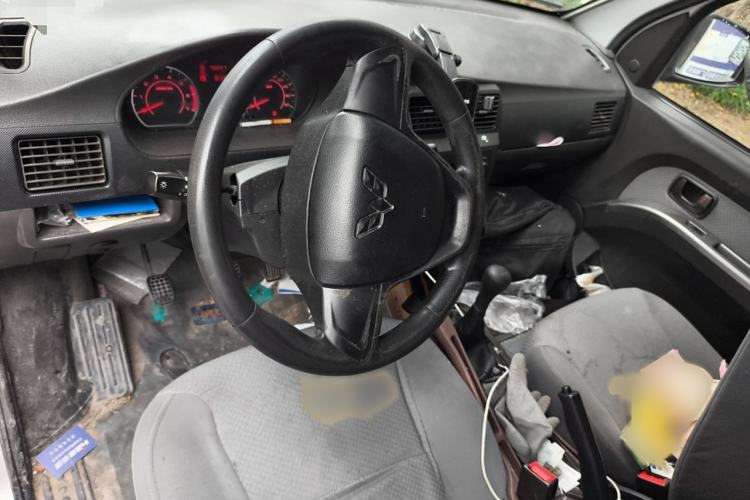 Used Wuling Rongguang 2019 1.5L Extended-Body Van Base Model with 2 Seats
