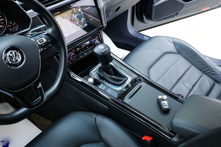 Used Volkswagen Phideon 2019 380TSI Two-Wheel Drive Business Edition China VI Standard
