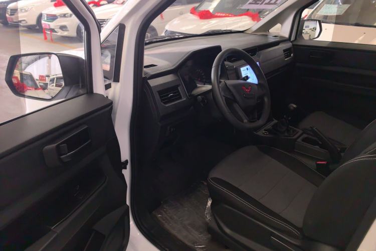 Used Wuling Hongguang PLUS 2020 1.5L Manual Standard Edition 5 Seats