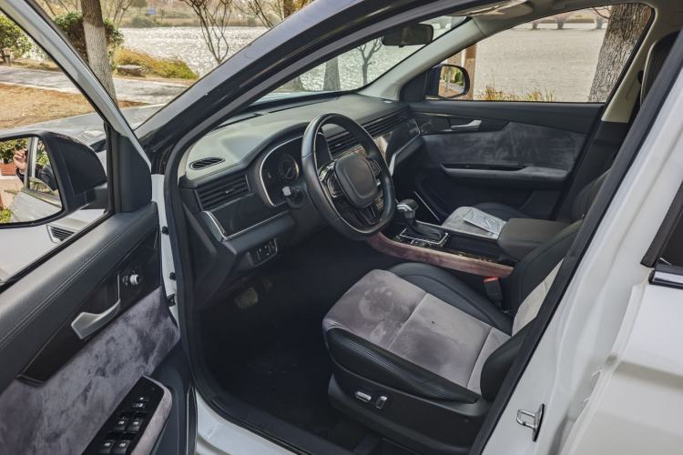 Used Sinotruk VGV U70 2020 1.5T Automatic Smart Luxury 7-Seater
