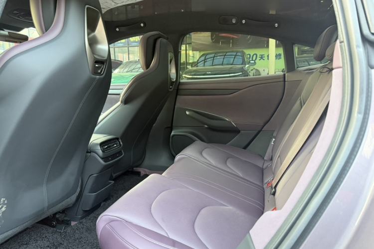 Used  SU7 2024 Rear-Drive Ultra-Long Range Advanced Pro-Level Intelligent Driving Version
