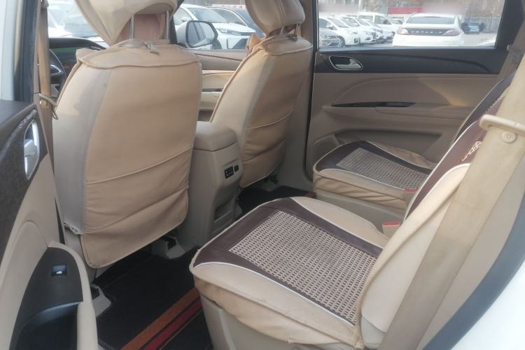 Used Baojun 730 2016 Revised 1.5L Manual Standard Version 7 Seats China V Emission Standard
