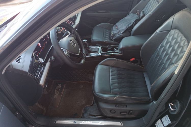 Used Volkswagen Passat 2019 380TSI Luxury Edition China VI Standard
