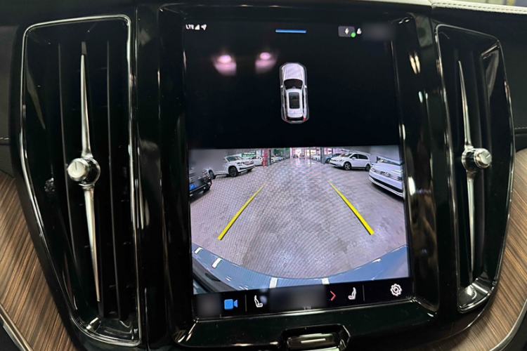 Used Volvo XC60 2022 B5 4x4 Smart Luxury Edition
