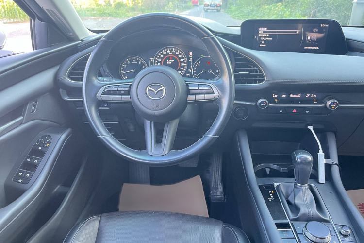 Used Mazda Mazda 3 Axela 2020 1.5L Automatic Luxury Version
